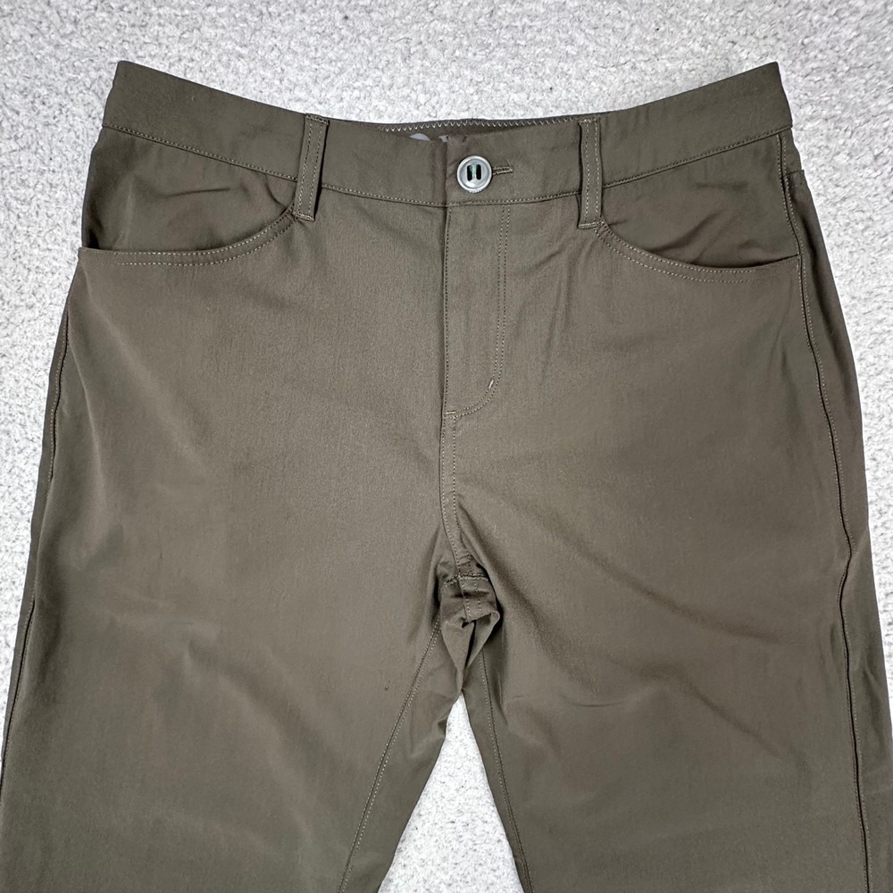 Vuori Meta Pant Mens 31x30 Dark Oregano Athletic Slim Stretch Tech Chino Travel - Picture 13 of 16